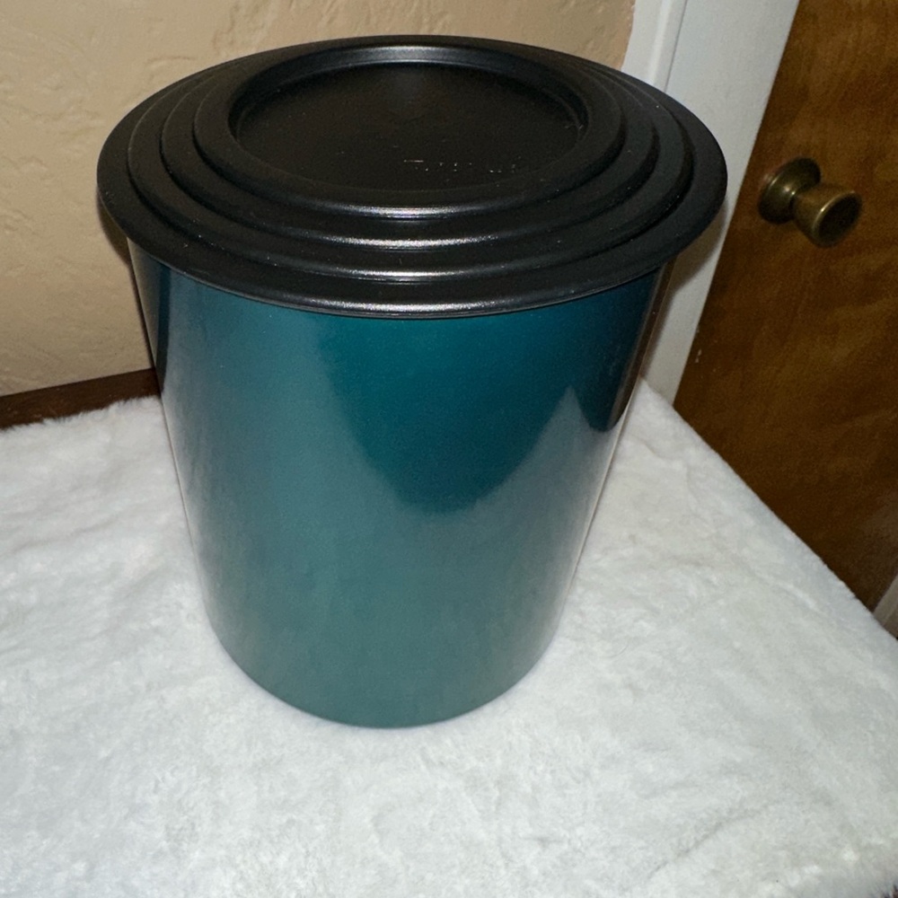 Vintage Tupperware OneTouch 4-pc Canister Set